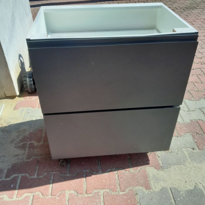 Szafka z szufladami