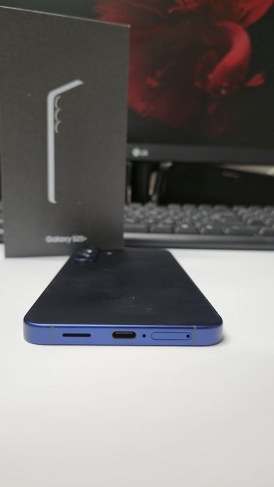 Samsung S25+ Plus 12/512Gb, Офіційний