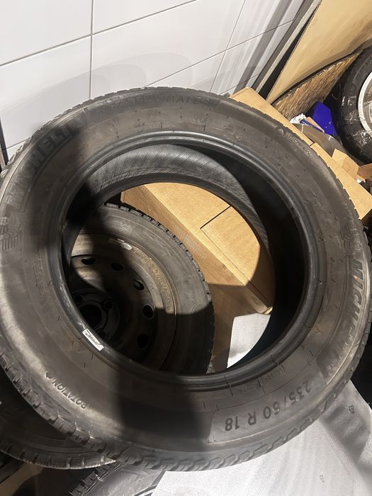 235 60 R18 Michelin Cross Climate 2