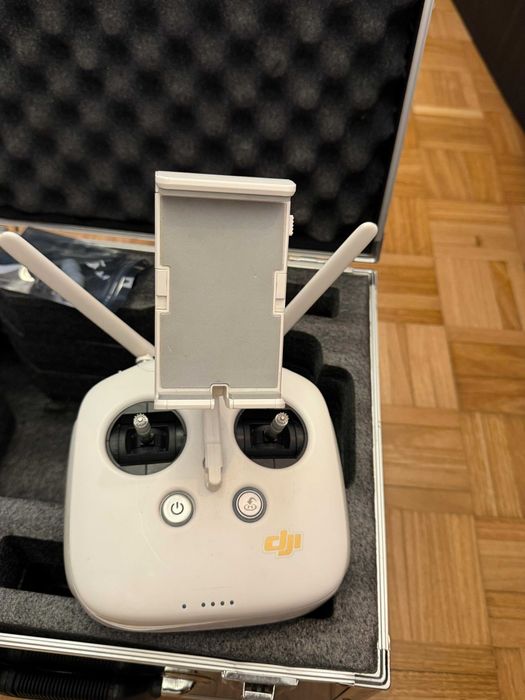 Phantom 3 Professional com Caixa - DRONE447223303295488001