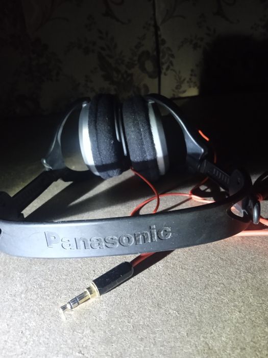 навушники Panasonic