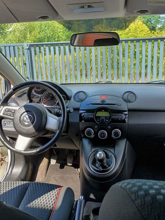 Mazda 2 po lifcie 2011 rok 1.3 benzyna 75 KM.