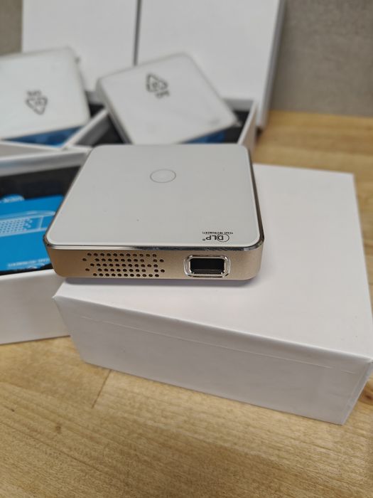 Projetor led DLP / Multiscreen / Bateria incorporada PREÇO PROMOCIONAL