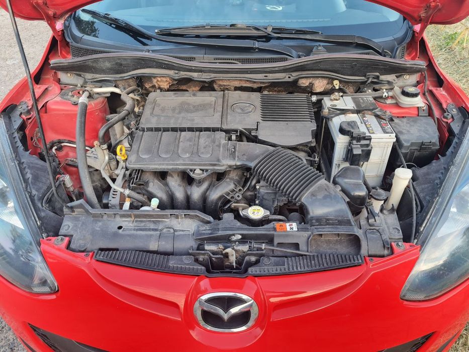 Mazda 2 2010 рік
