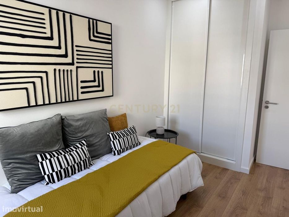 Apartamento T3 Renovado com Suite, Varanda e Cozinha Totalmente Equipa