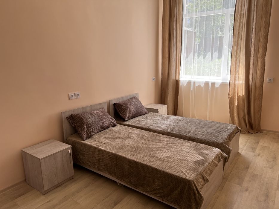 Окремі номери в хостелі. Кімнати, житло.