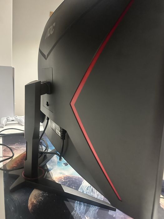 Monitor Curvo Gaming AOC 31.5" 240Hz 0.5ms (Como Novo / Impecável) C32G2ZE/BK