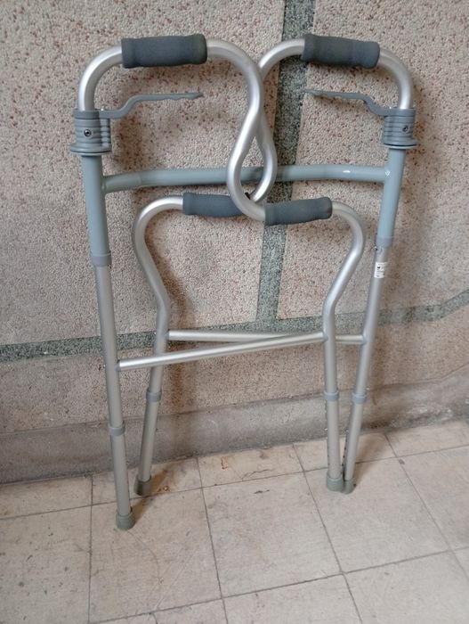 Andarilho articulado de 2 níveis