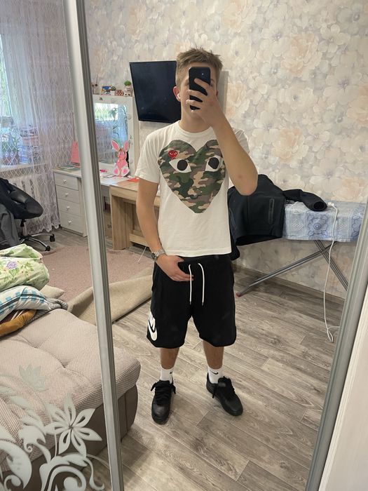 Футболка Comme des garcons