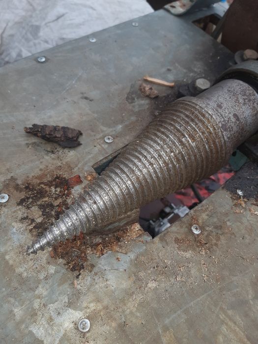 Дровокол                      .