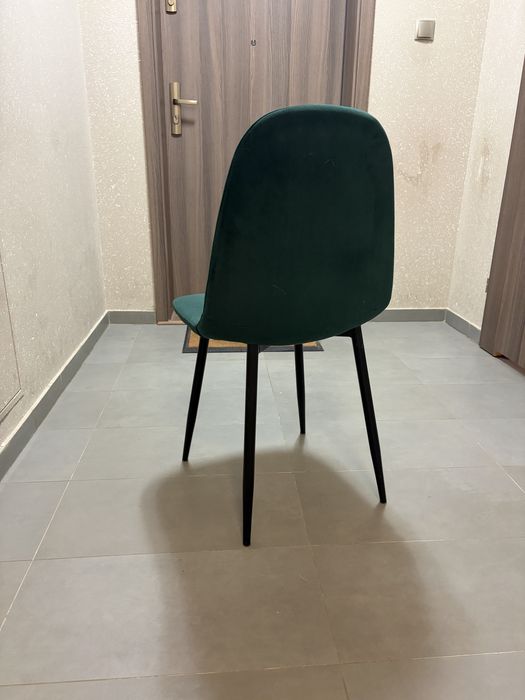 Krzesla welurowe  zielone