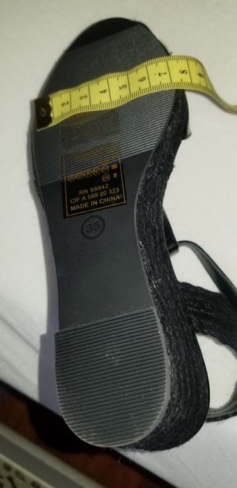 Босоніжки Кожзам Лак / нові. 22.5 см