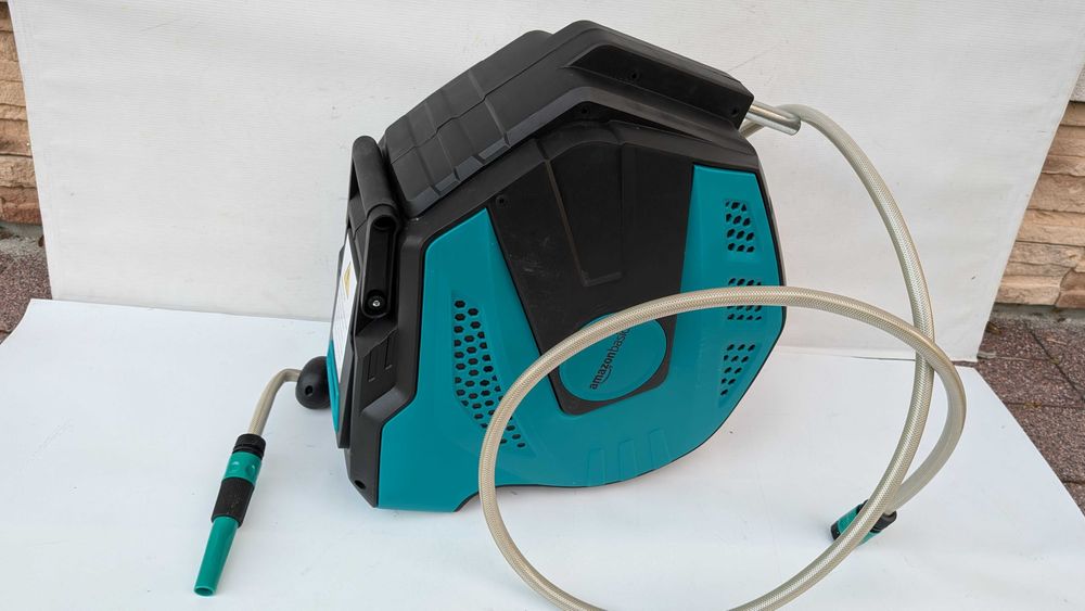 Bęben z wężem ogrodowym Amazon Basics 25m