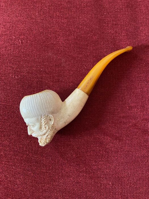 Antigo cachimbo em espuma do mar