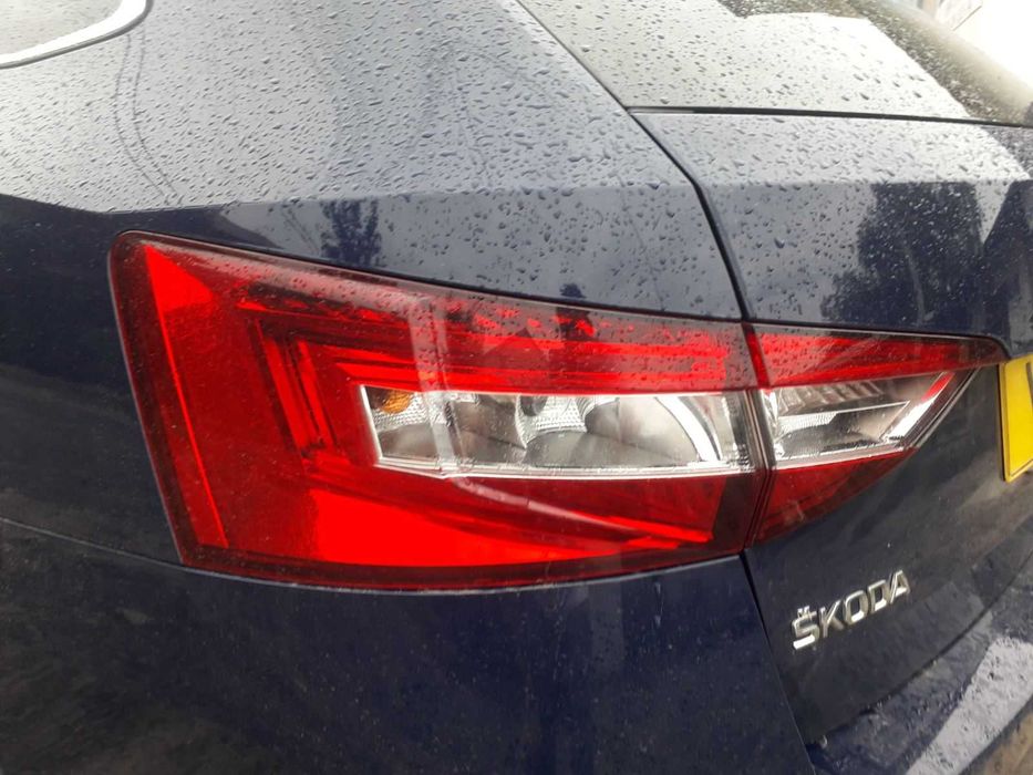 Задній фонарь,фонарі лівий+правий Skoda Superb 3