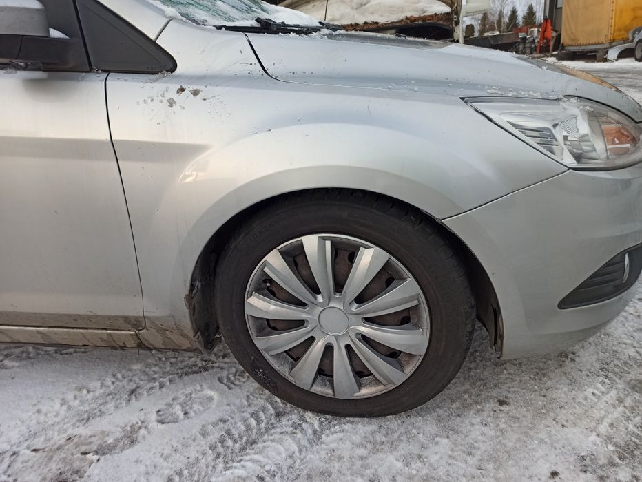 Ford Focus mk2 lift kompletny przód zderzak maska srebrny  pas błotnik