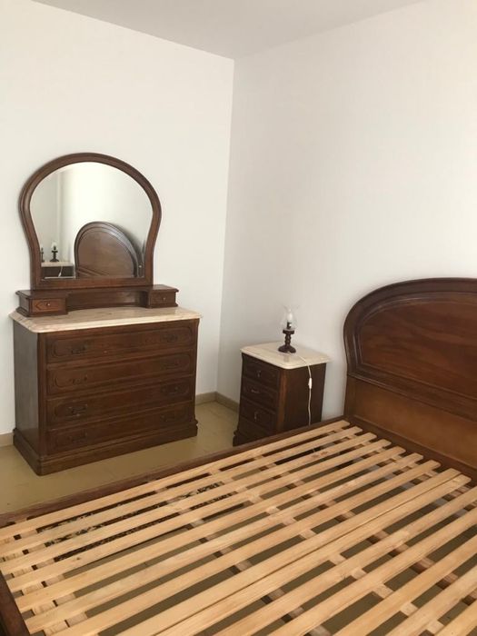 Alugo T2 nos Capuchos Alcobaca