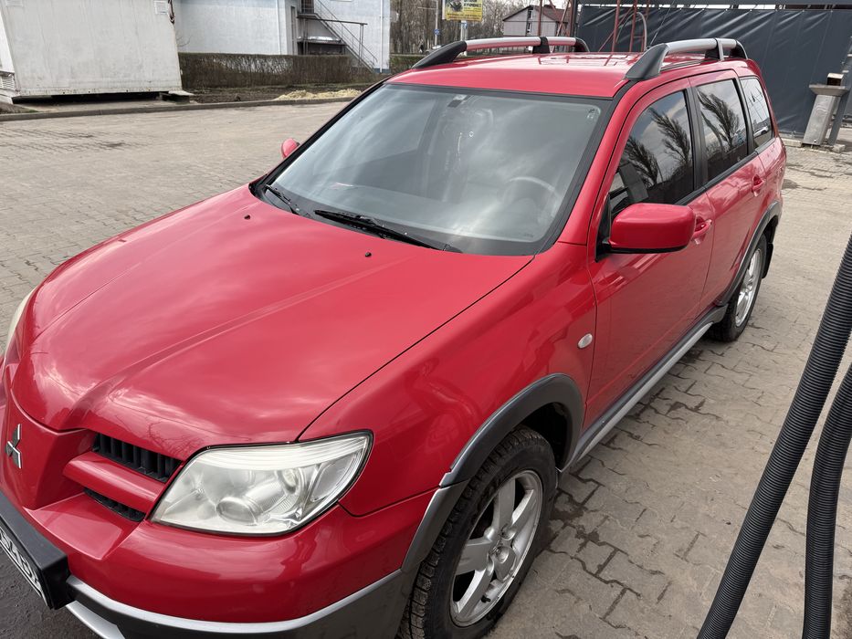 Продаётся Mitsubishi Outlander 2.4