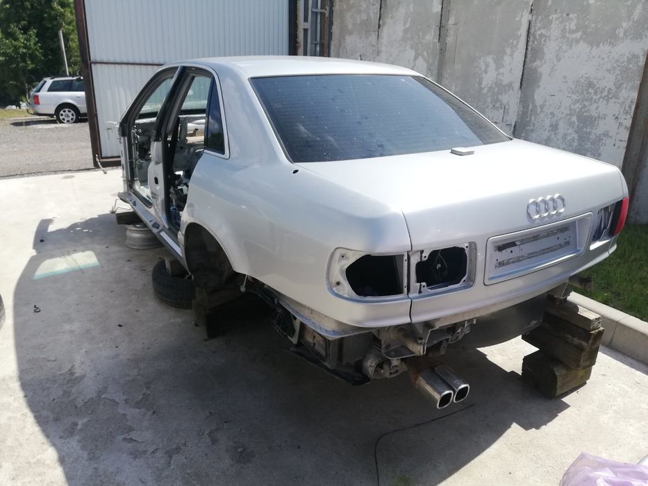 Кузов Audi a8 d2, кузов частинами, криша,ланжерон,чвертка,стойка,скло