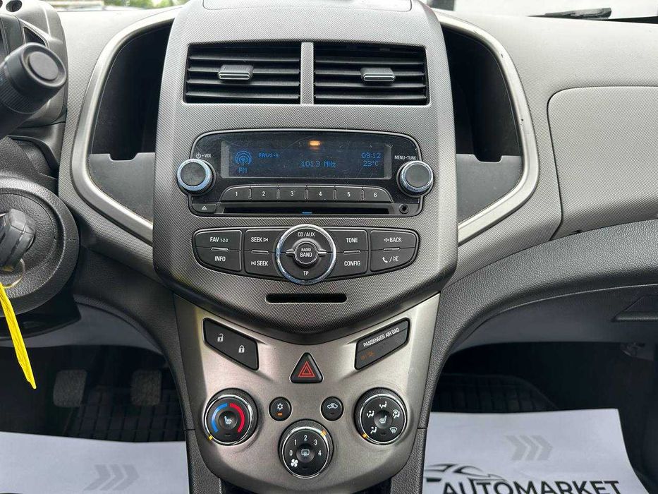 Chevrolet Aveo 2011рік 1.4 Бензин