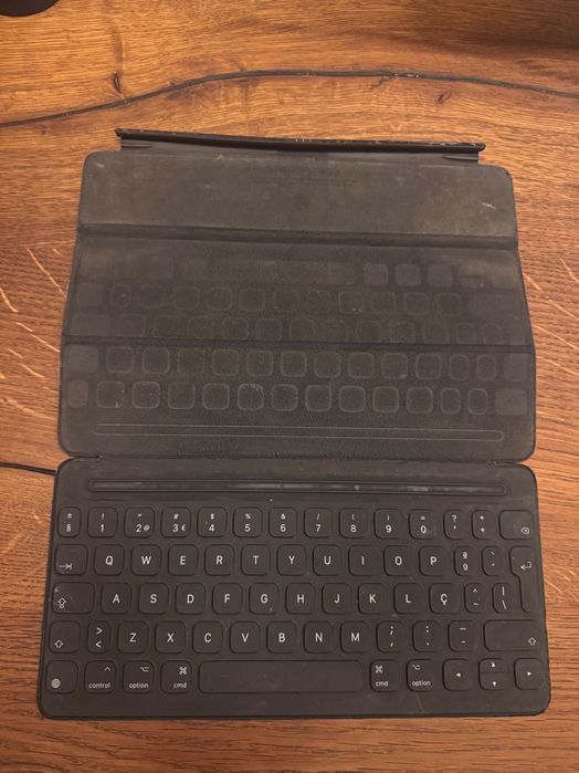 Capa com teclado Smart Keyboard para iPad Pro 10,5 e iPad 10,2