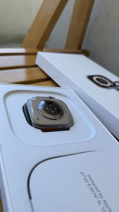 Apple Watch Ultra - 49mm Titanium