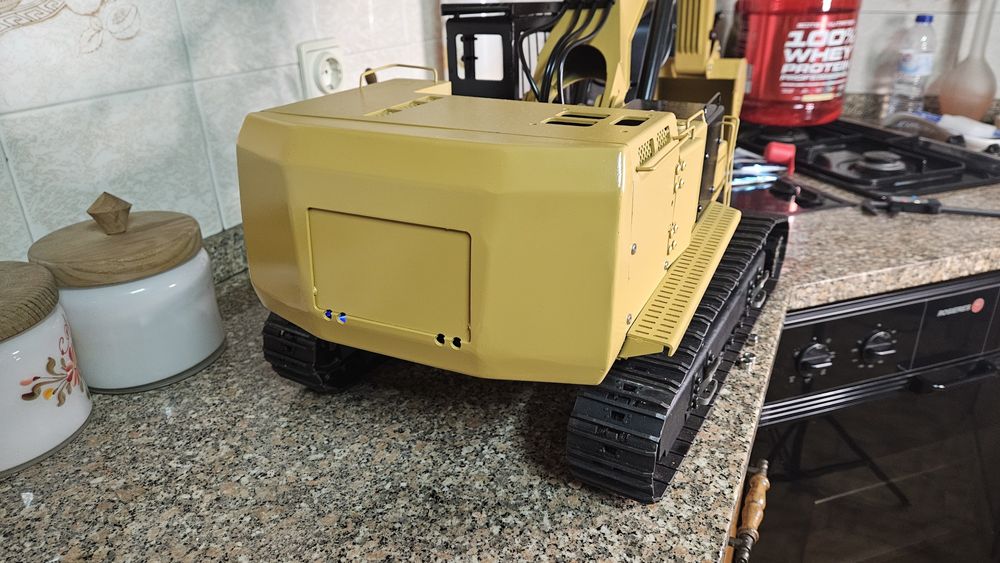 Giratória hidráulica 390F escala 1/14 - rádio control