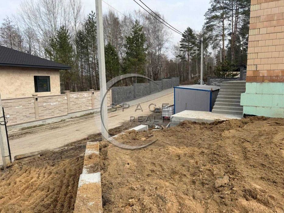 Продаж 2 поверхового будинку 450м2 з бомбосховищем, с. Гореничі