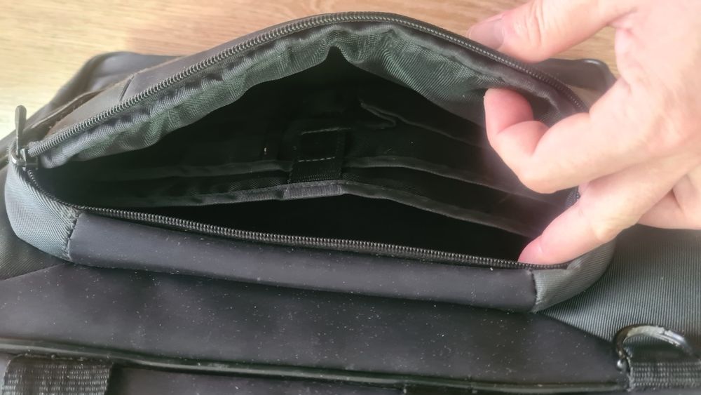 Сумка ноутбука, фірмова,  багато карманів та відділеньь