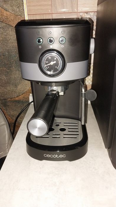 Кофеварка Cecotec 20 бар