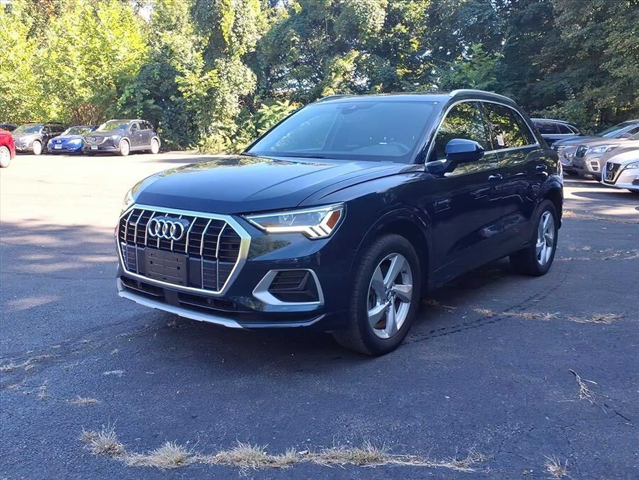Audi Q3      2020