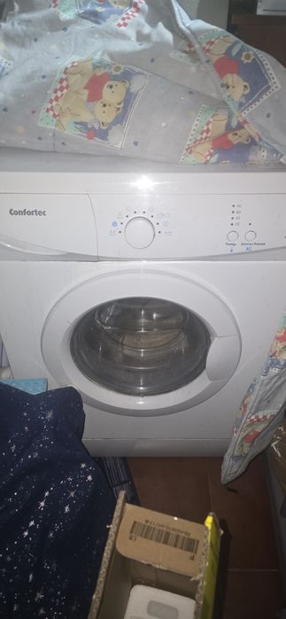 Máquina de lavar roupa Confortec nova