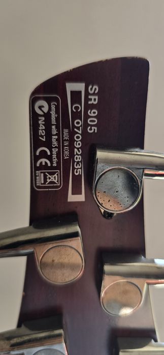 600 длр.  Бас гітара Ibanez