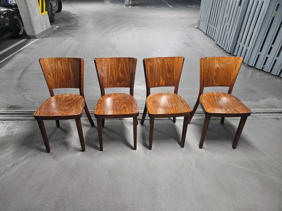 Stół drewniany z krzeslami zestaw