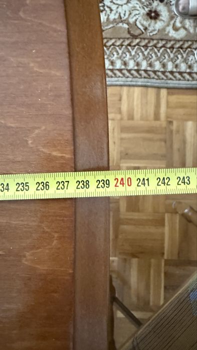 Stół  z krzesłami