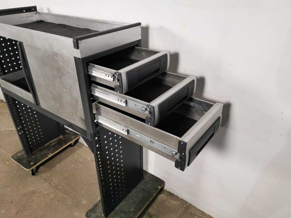 Zabudowa serwisowa warsztatowa regał samochodowy serwis BOTT SZUFLADY