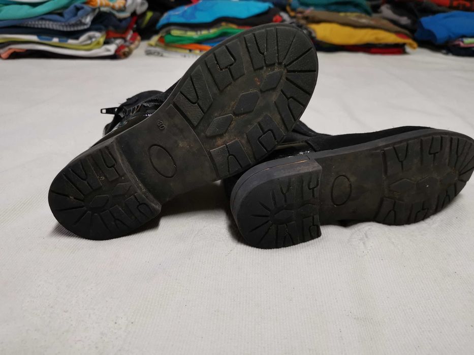 Botas de menina em pele tam. 30 excelentes. Pouco usadas