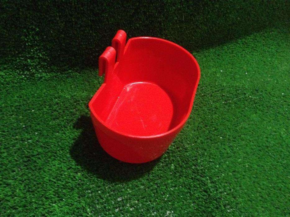 Універсальна напувалка та годівниця для кроликів , курей, перепелів.