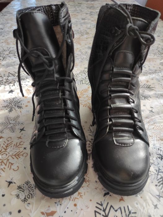 Зимове взуття для дівчинки 29р.