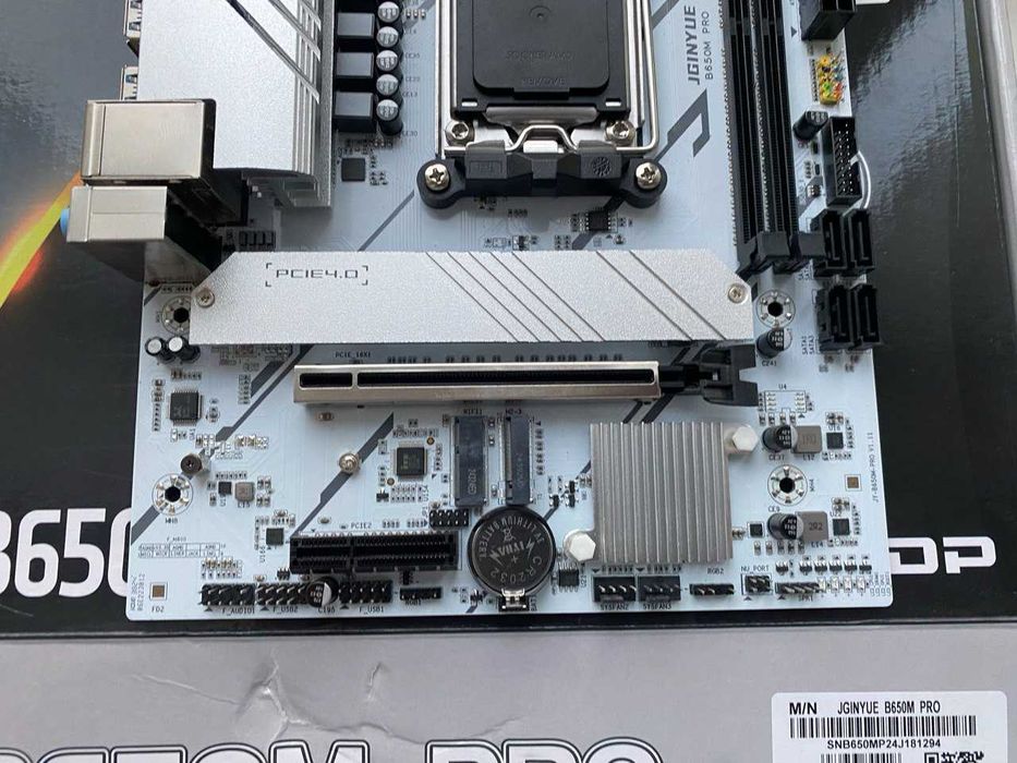 Материнська плата JGINYUE B650M-PRO AM5 mATX (White)