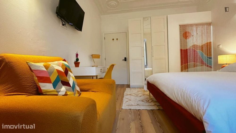 Quarto - localizado em Arroios Lisbon