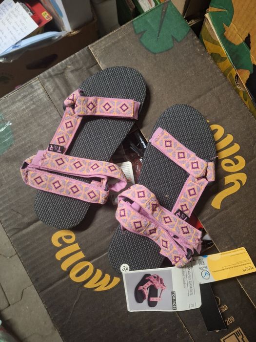 Sandałki damskie lekkie 38