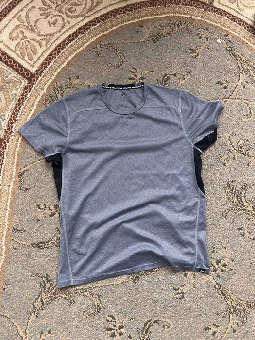 Спортивна сіра футболка L