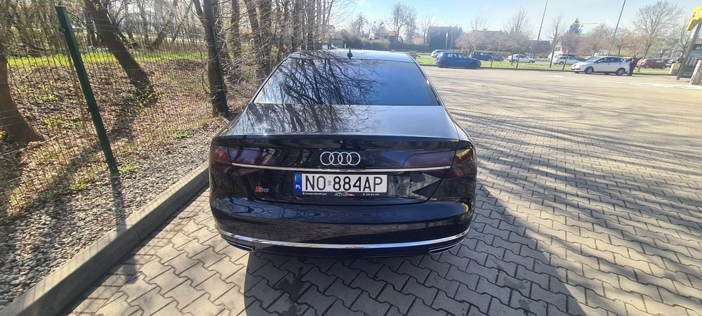 Audi a8 d4 long.
