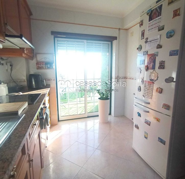 RIACHOS - AP. T3 COM  GARAGEM E SOTAO