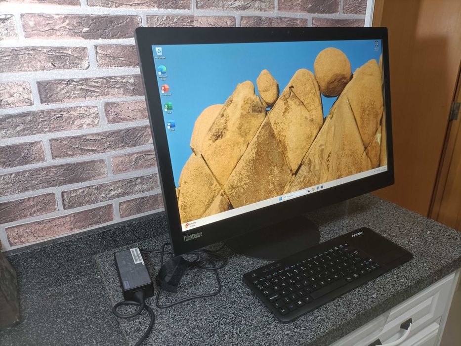 Lenovo ThinkCentre All-In-One  i7 SSD 240GB RAM 8GB Tela 24p Full HD