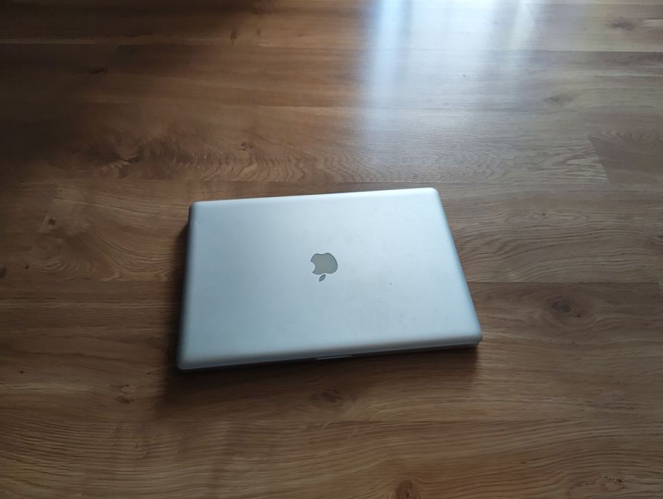 Apple MacBook pro A1297