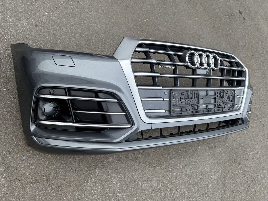 Audi Q5 80a sline бампер з камерою 6 парктроніків