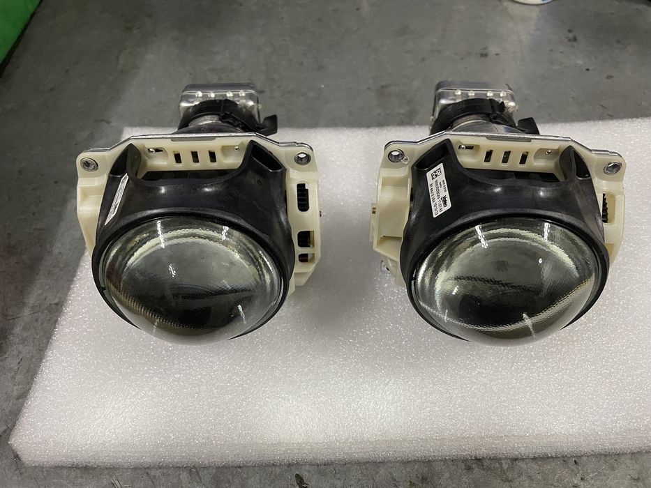 Линзы с лампами D3S