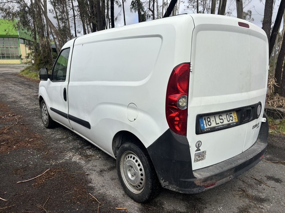 Fiat doblo 2011 comercial